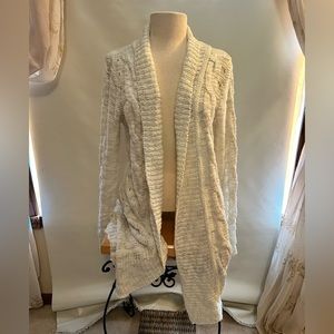 Stunning white cardigan with silver threads sewn throughout! Med